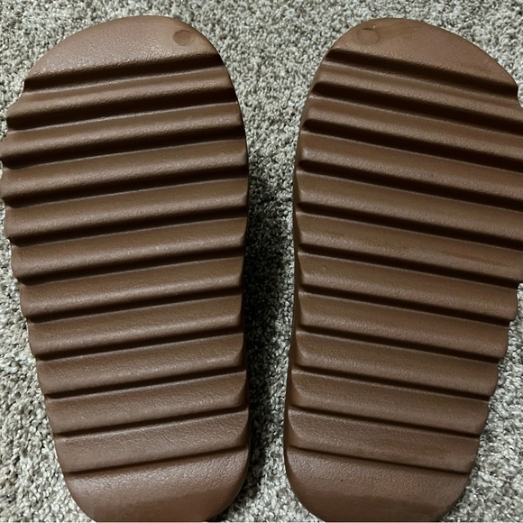 Adidas Yeezy Slide in flax - Picture 4 of 4